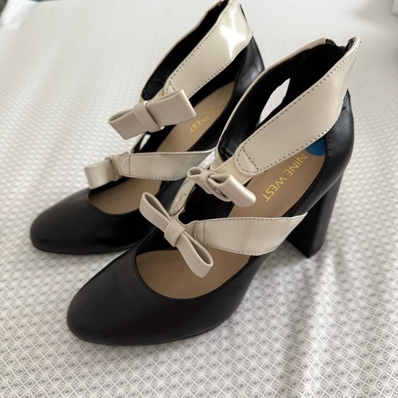 NINE WEST Dannell Mary Jane Pumps Black and Cream Bow Accents Size 7.5 - Picture 6 of 8
